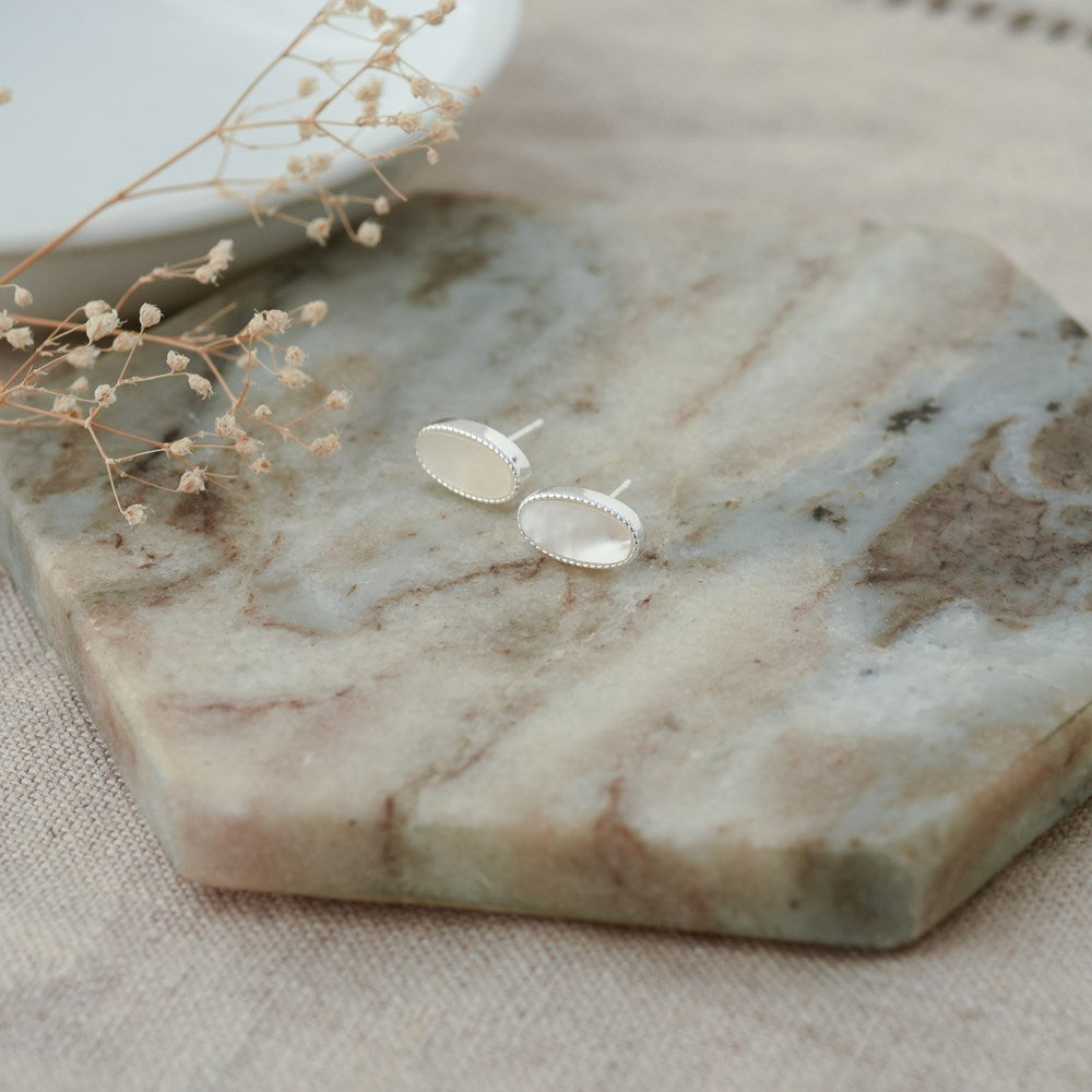 Agnes Studs | Mother of Pearl