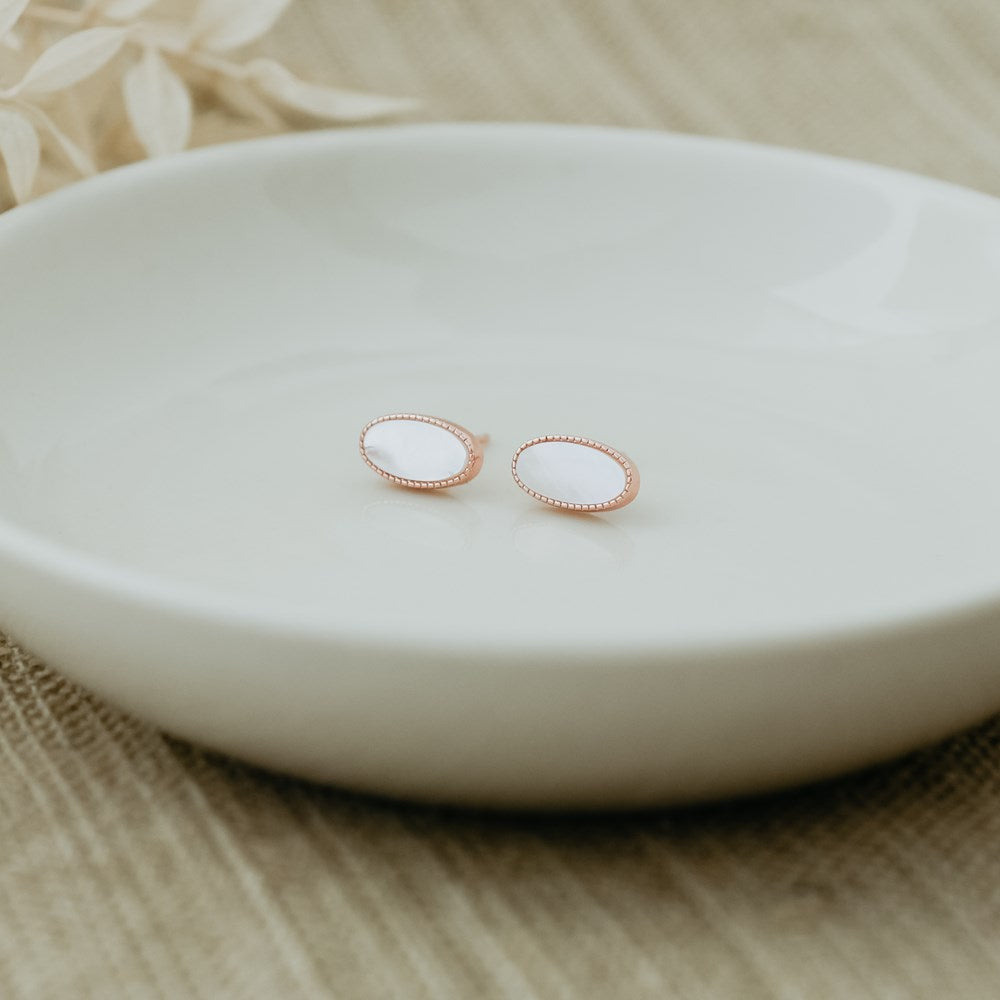 Agnes Studs | Mother of Pearl