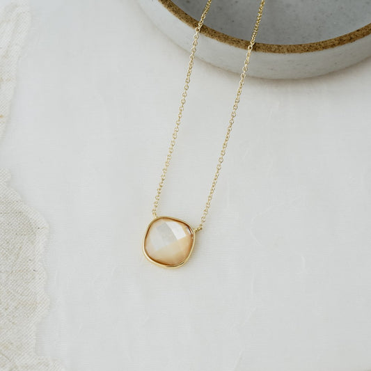 Subtle Harmony Necklace | Mother of Pearl