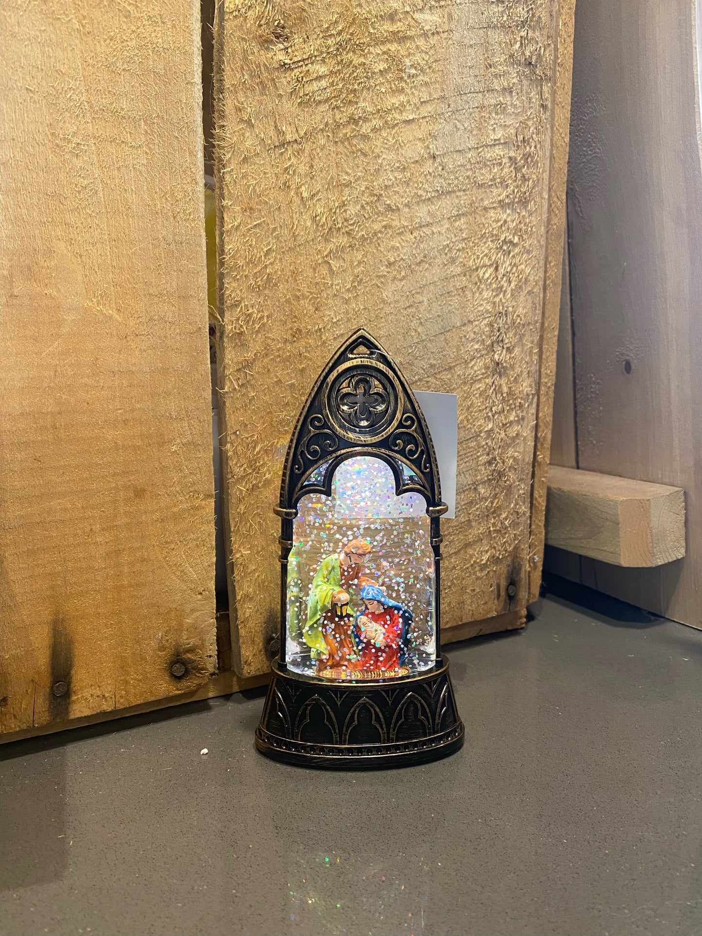 Nativity Scene Glitter Globe