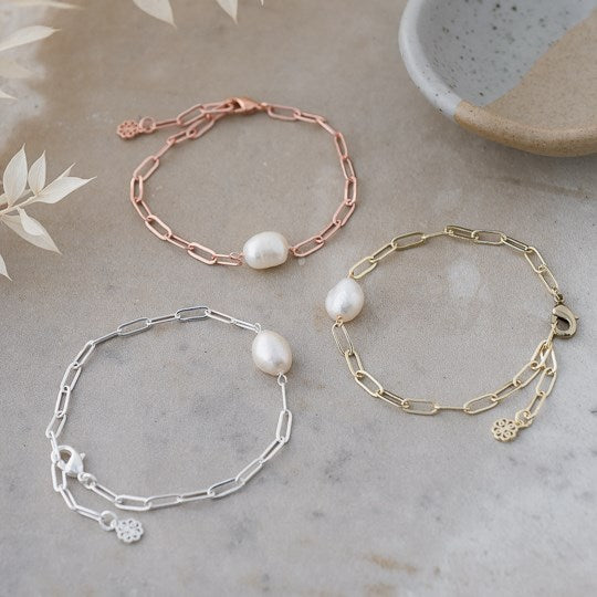 Gwendolyn Bracelet | White Pearl