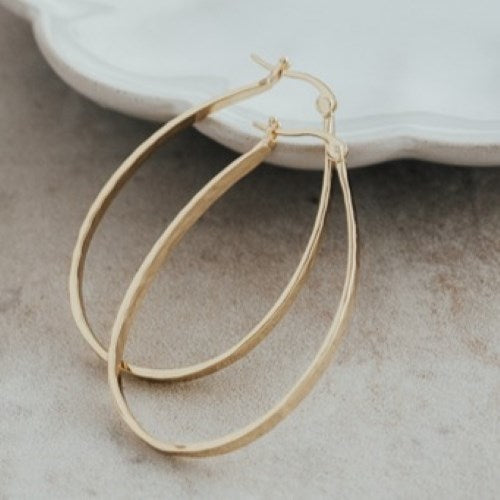 Delilah Hoops