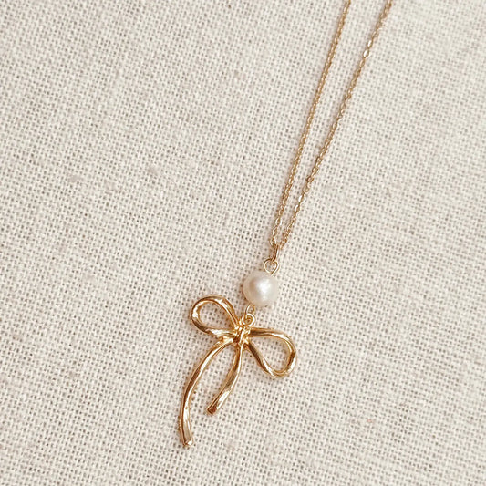 Bow Pearl Pendant Necklace