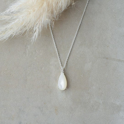 Marmee Drop Neckalce | Mother of Pearl