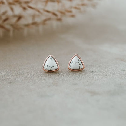 Mae Studs | Howlite