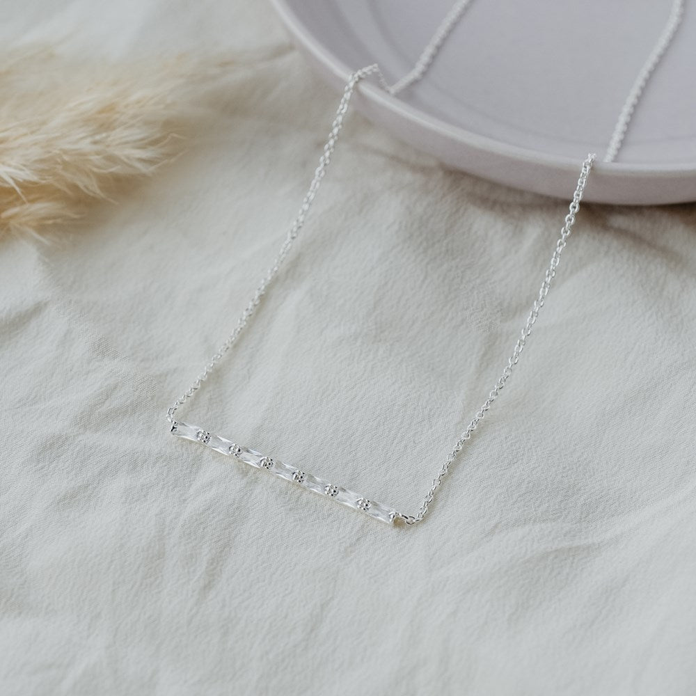 Horizontal Poise Necklace