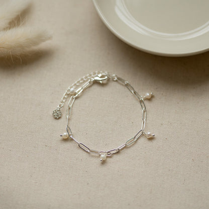 Beatrice Bracelet | White Pearl