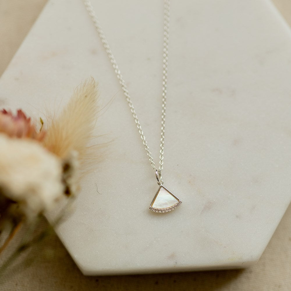 Fanfare Necklace | Mother of Pearl