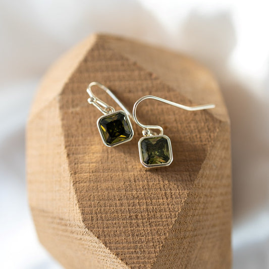 Radiance Earrings | Moss Green