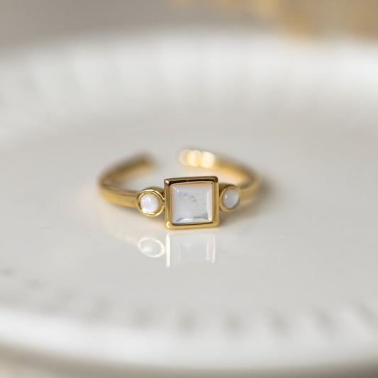 Inner Glow Ring | Mother of Pearl