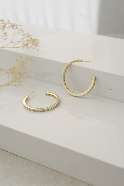 Elle Hoops